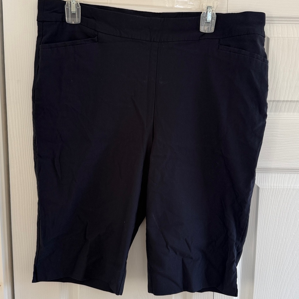 Chico's Dark Blue Pull-On Shorts Stretchy Size 16 - 3 Pockets Summer Travel